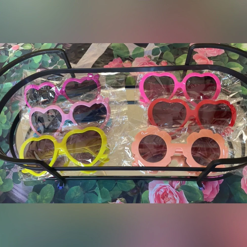 New! 2 x $6 Kids sunglasses adorable